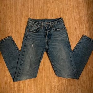These could be your favorite Levi Jeans💙